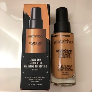 🚫SOLD🚫 Smashbox Studio Foundation In Shade 3.15